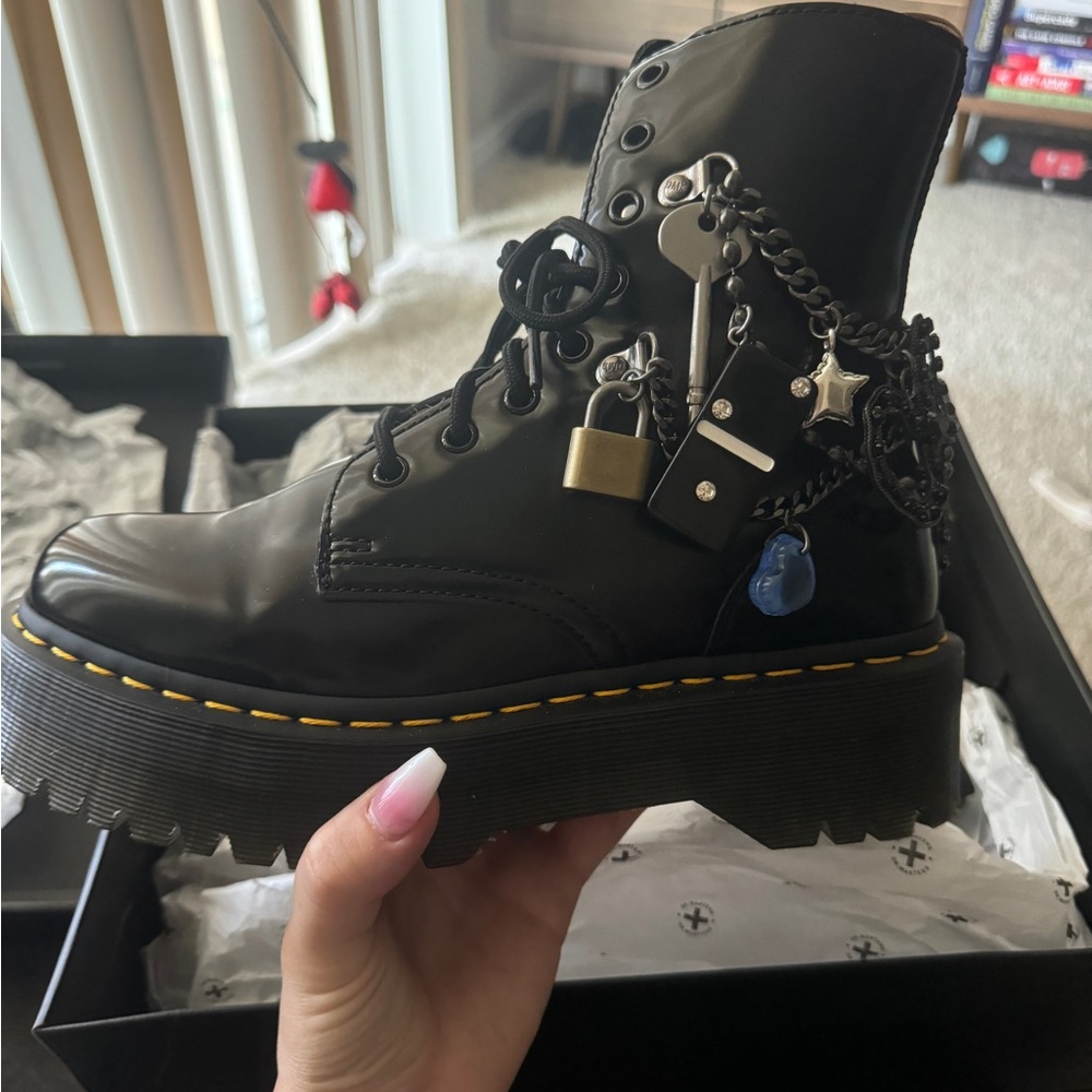 THE MARC JACOBS
JADON BOOT 2023